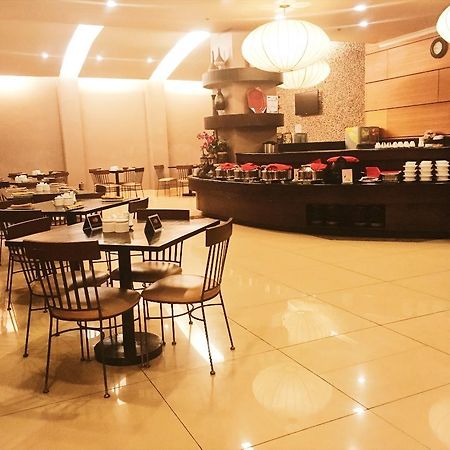 Iloilo Business Hotel Extérieur photo