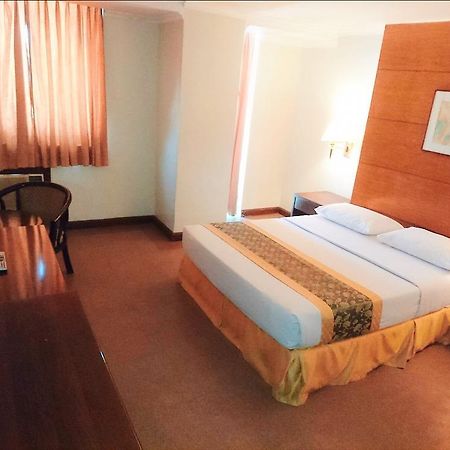 Iloilo Business Hotel Extérieur photo