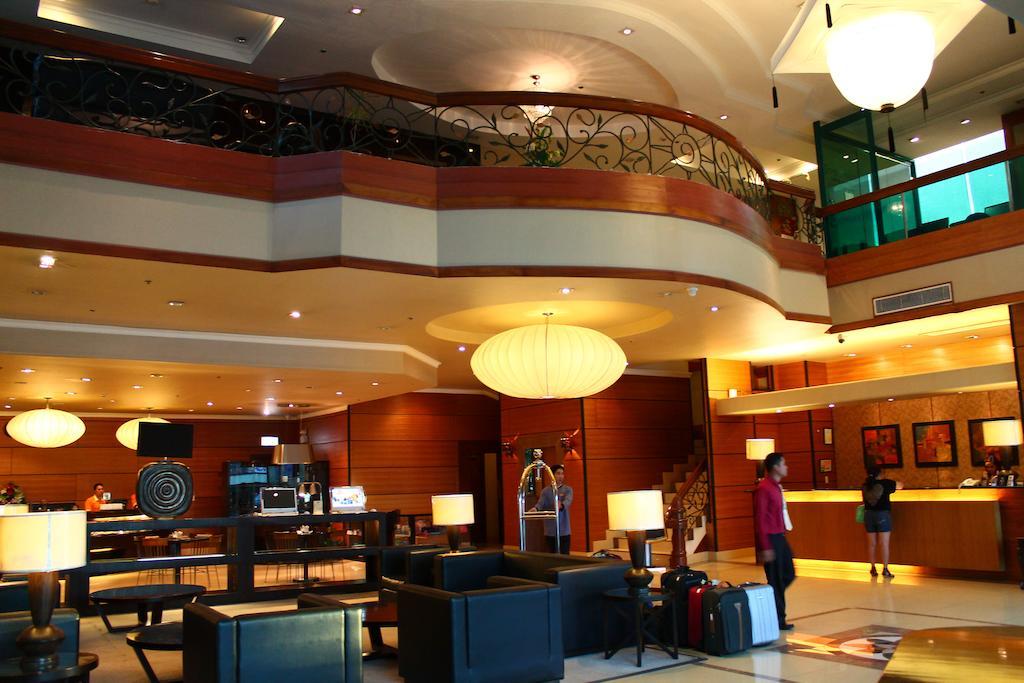 Iloilo Business Hotel Extérieur photo