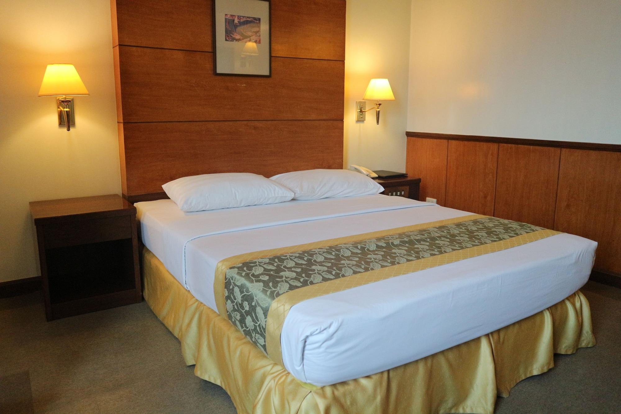 Iloilo Business Hotel Extérieur photo