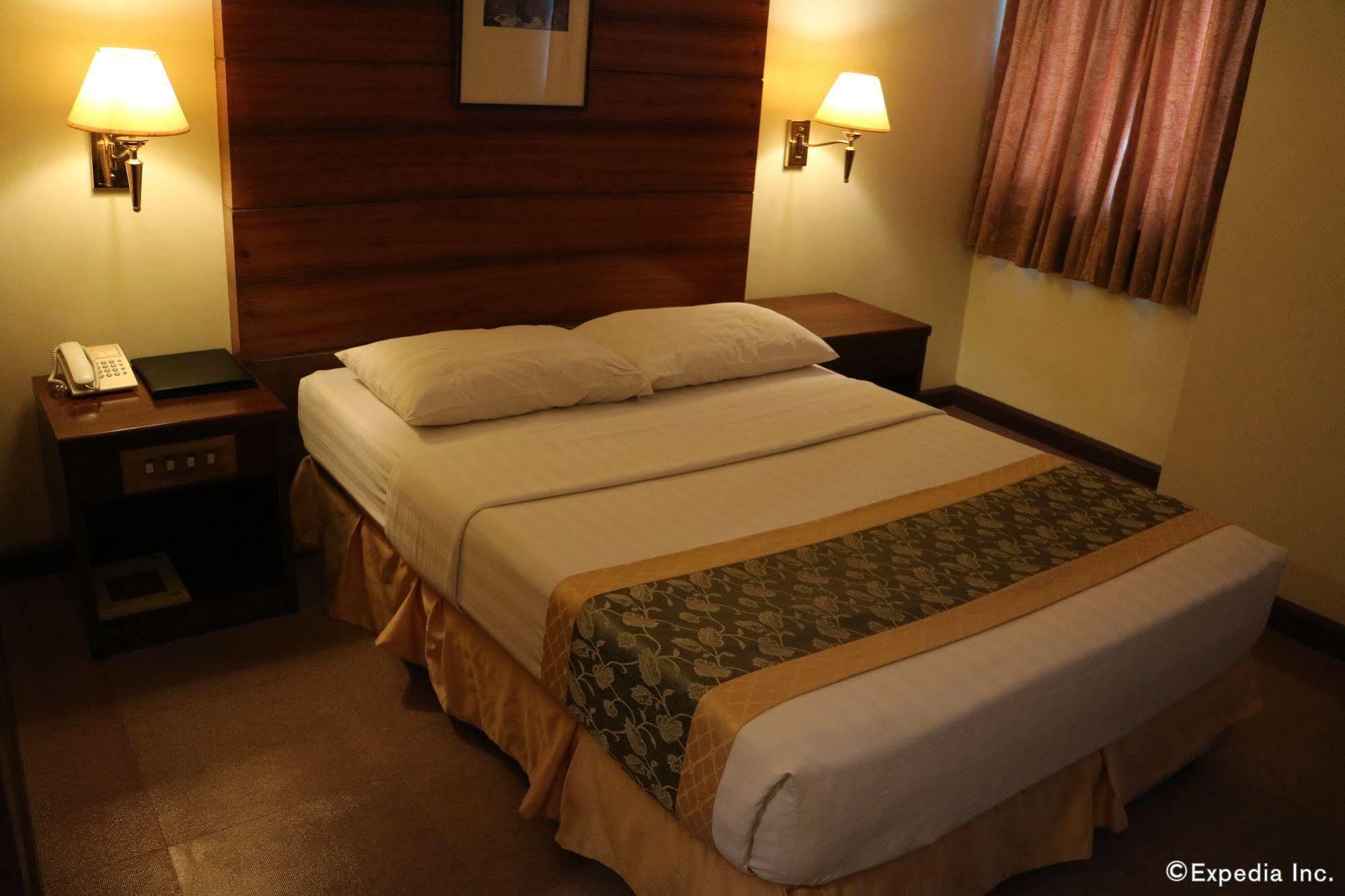 Iloilo Business Hotel Extérieur photo